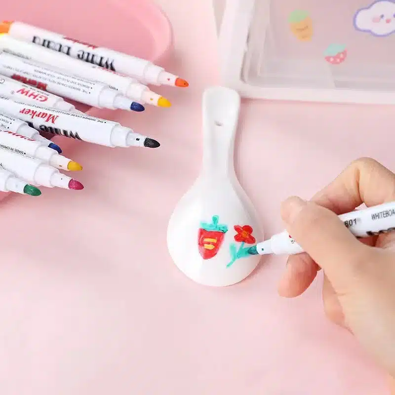 Dessin aquatique avec stylos magiques