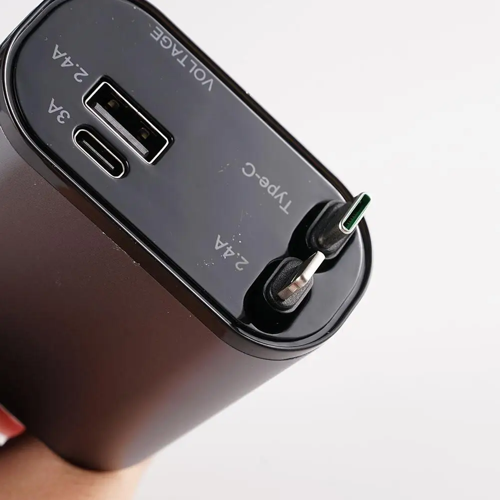 Chargeur voiture rapide 100W USB-C 02