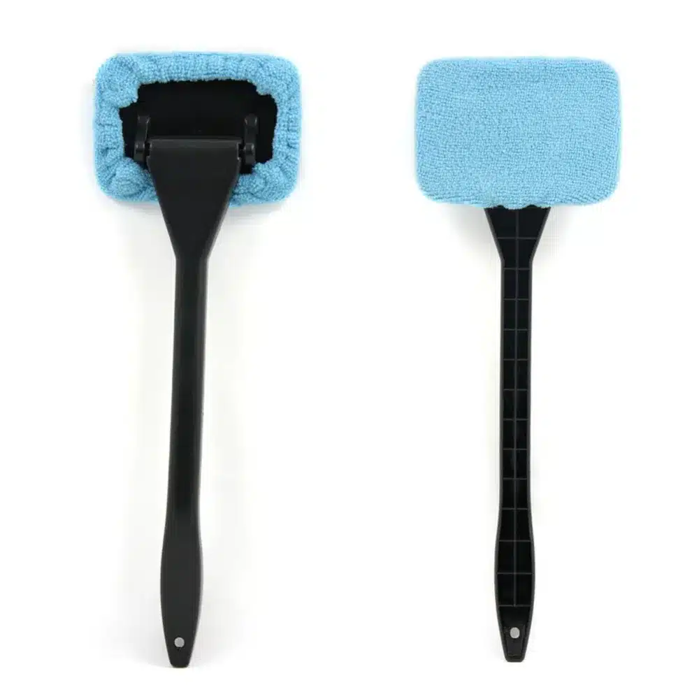 Brosse longue manche pour vitres auto