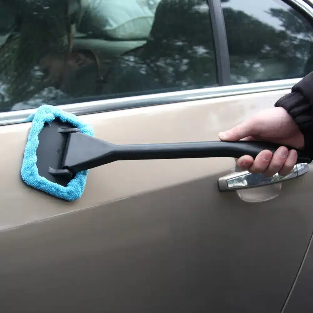 Nettoyeur vitres voiture tête pivotante